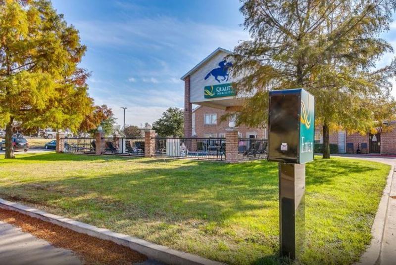Quality Inn & Suites Форт-Уэрт Экстерьер фото